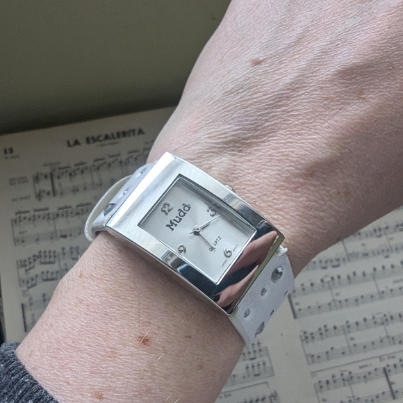 Mudd White Quartz Wearable - Picture 5 of 6